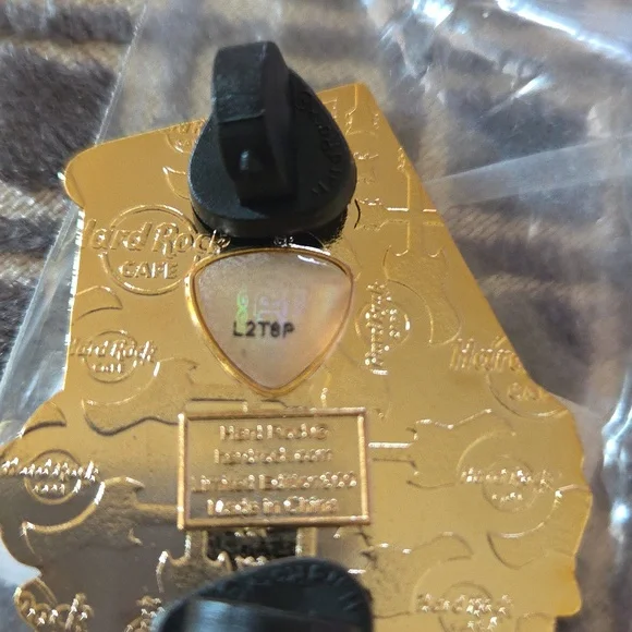 Hard Rock Cafe New Orleans Pin - Picture 2 of 3